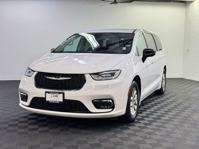 Used 2024 Chrysler Pacifica Touring-L