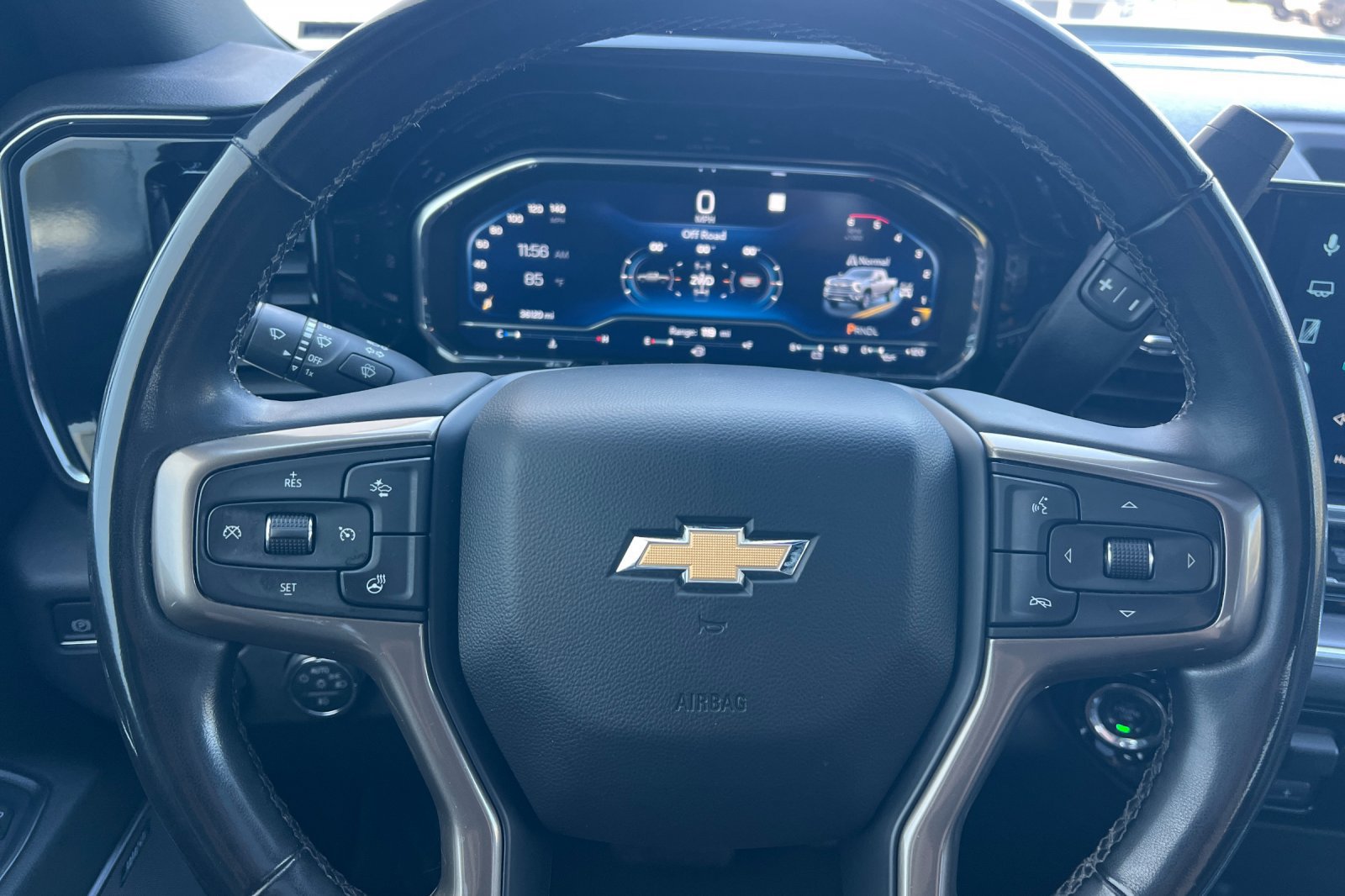 Used 2024 Chevrolet Silverado 2500 High Country w/ Technology Package AWD/4WD image 20