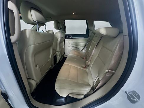 Used 2018 Jeep Grand Cherokee Laredo image 25