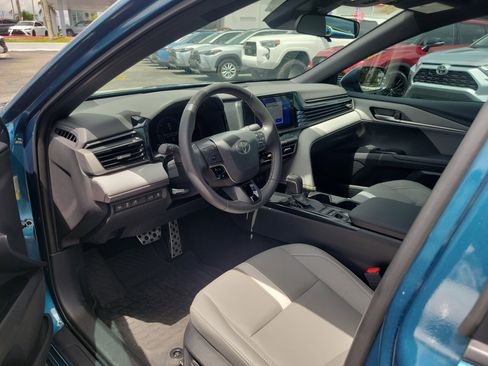 Used 2025 Toyota Camry SE FWD image 20