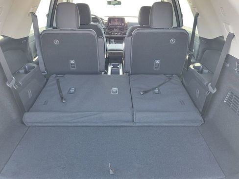 New 2025 Nissan Pathfinder SV w/ SV Premium Package image 14