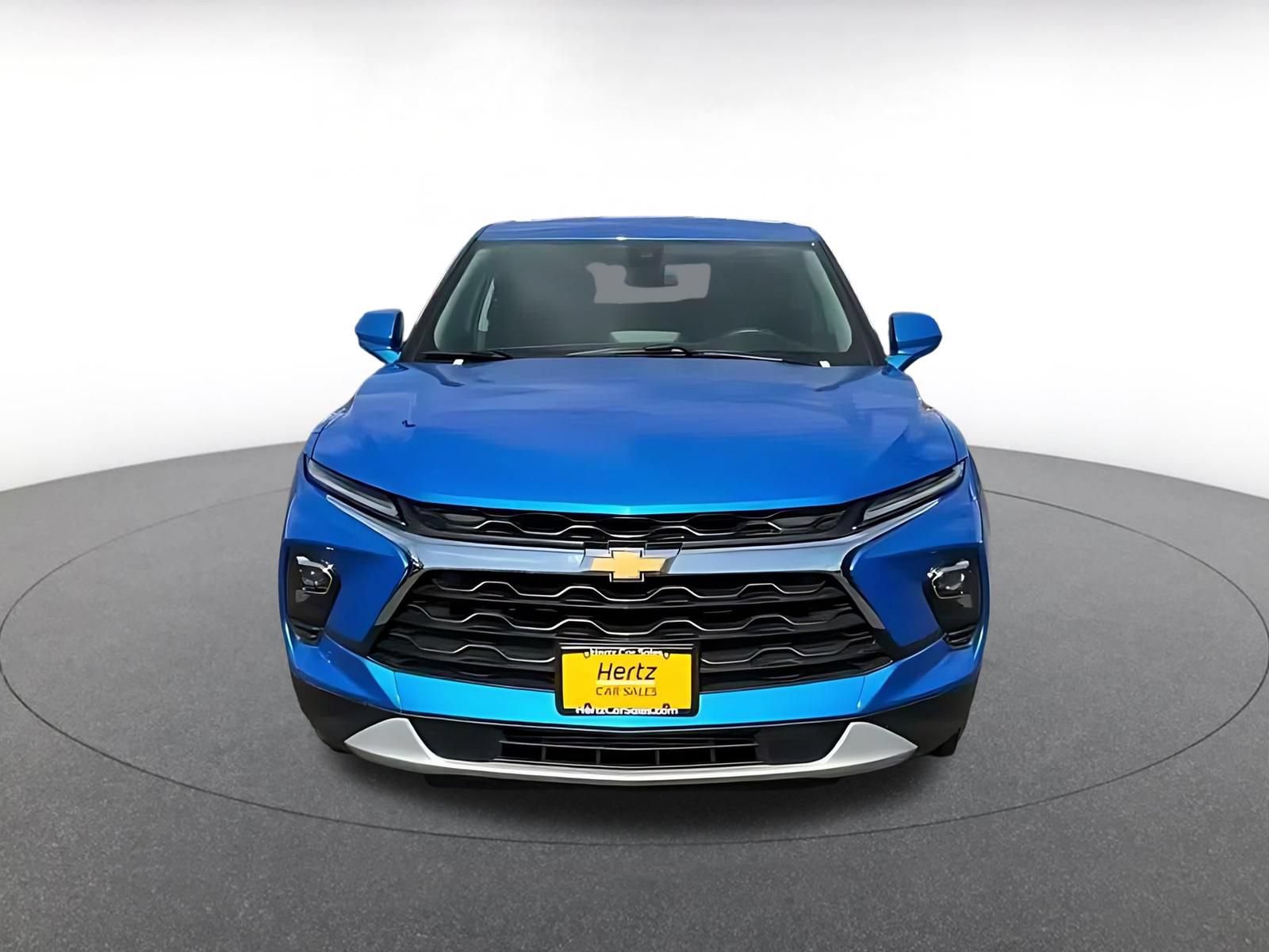 Used 2025 Chevrolet Blazer LT FWD image 4