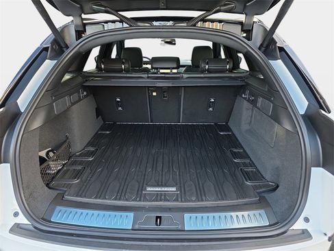 New 2026 Land Rover Range Rover Velar Dynamic SE image 12