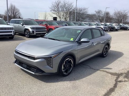 Used 2025 Kia K4 EX FWD image 1