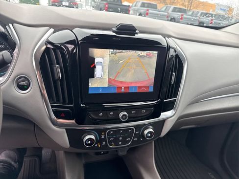 Used 2018 Chevrolet Traverse LT image 24