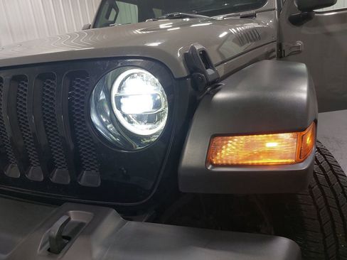 Used 2022 Jeep Wrangler Unlimited Sport AWD/4WD image 30