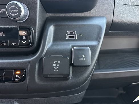 Used 2025 RAM ProMaster 2500 w/ Premium Convenience Group image 24