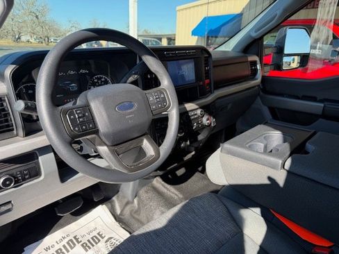 Used 2024 Ford F250 XLT AWD/4WD image 13