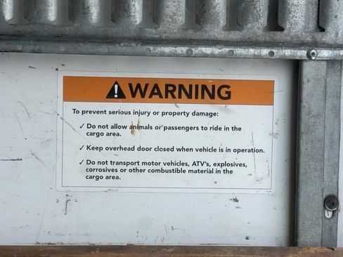 Used 2018 Isuzu NPR image 28