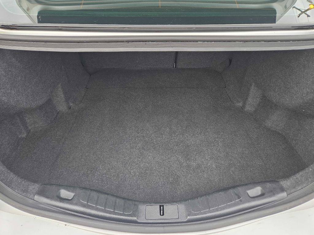 Used 2019 Ford Fusion SE FWD image 27