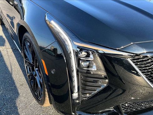 Used 2025 Cadillac CT5 V image 30