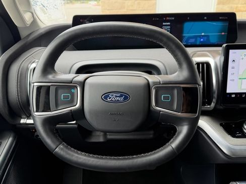 Used 2026 Ford Expedition Max Platinum AWD/4WD image 11