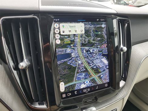 Used 2023 Volvo XC60 B5 Plus w/ Climate Package image 34