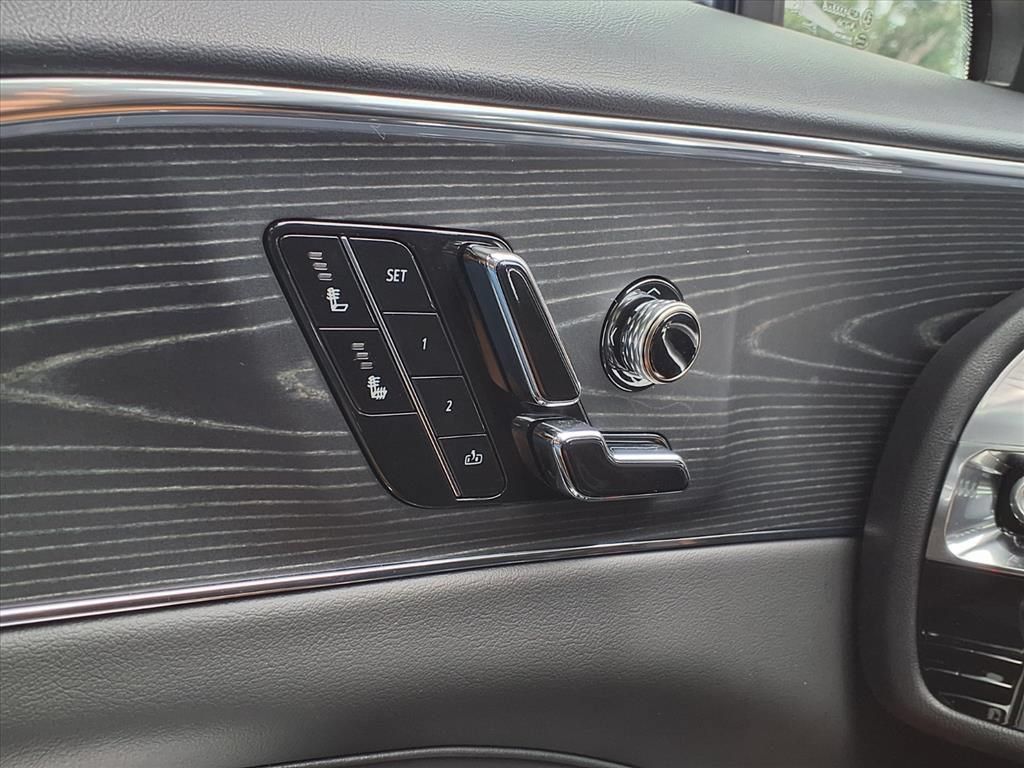Certified 2024 Cadillac Lyriq Luxury RWD image 26