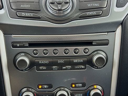 Used 2017 Nissan Pathfinder SL image 35