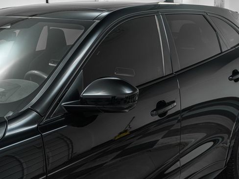 Used 2023 Jaguar F-PACE SVR image 34