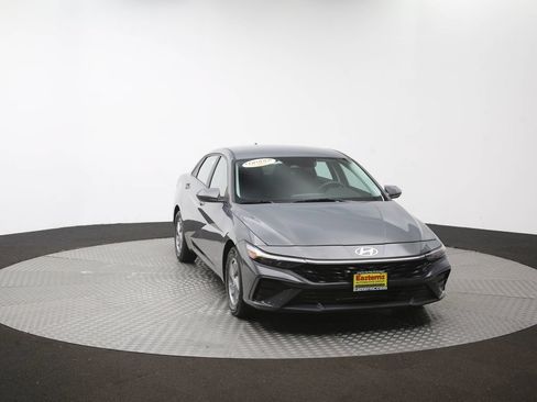 Used 2024 Hyundai Elantra SE FWD image 49
