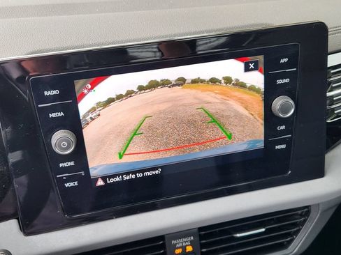 Certified 2025 Volkswagen Jetta SE FWD image 12