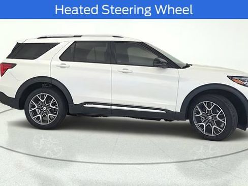 Certified 2025 Ford Explorer Platinum w/ Ultimate Package AWD/4WD image 7