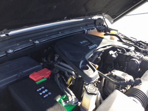 Used 2020 Jeep Gladiator Sport w/ Quick Order Package 24S image 21