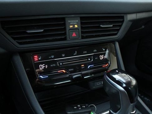 New 2026 Volkswagen Jetta SE FWD image 17