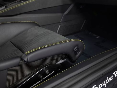 Certified 2025 Porsche 718 Boxster Spyder RS RWD image 38