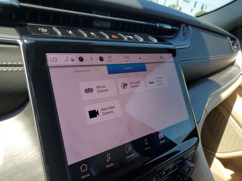 New 2025 Jeep Grand Cherokee Limited w/ Luxury Tech Group II image 30