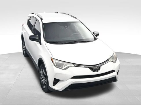 Used 2017 Toyota RAV4 LE FWD image 34