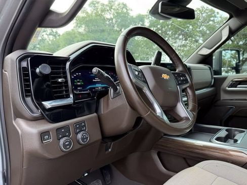 Used 2024 Chevrolet Silverado 3500 LT w/ Convenience Package AWD/4WD image 9