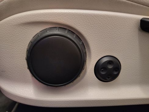 Used 2022 Mercedes-Benz GLB 250 4MATIC image 22