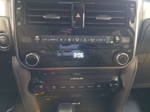 Used 2022 Lexus GX 460 Premium image 24