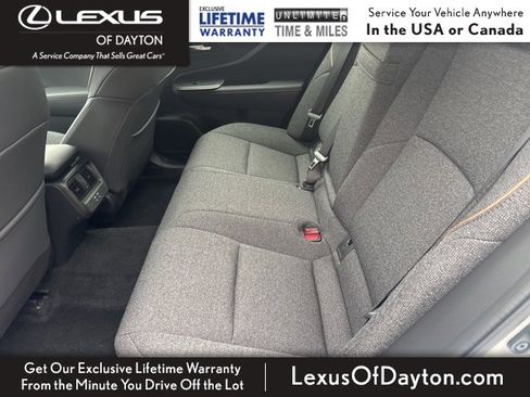 Used 2023 Toyota Crown Limited image 29