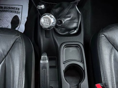 Used 2013 Jeep Wrangler Unlimited Sahara image 32