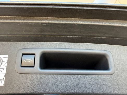 Used 2021 Toyota Highlander Platinum FWD image 47