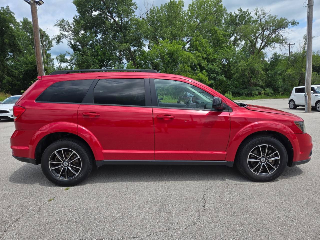 Used 2018 Dodge Journey SXT w/ Connectivity Group FWD image 4