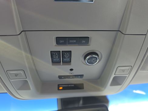 Used 2019 GMC Yukon SLT AWD/4WD image 37