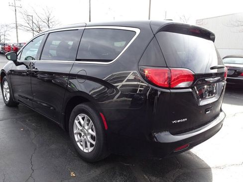 Used 2024 Chrysler Voyager LX image 6
