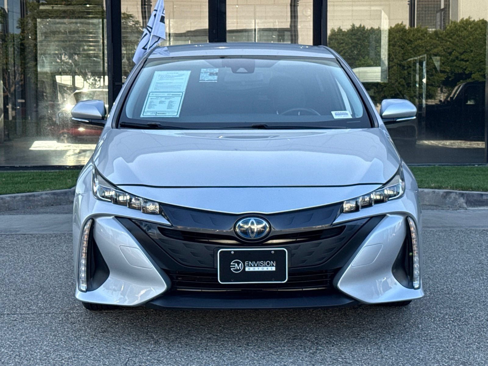 Used 2020 Toyota Prius Prime XLE FWD image 4
