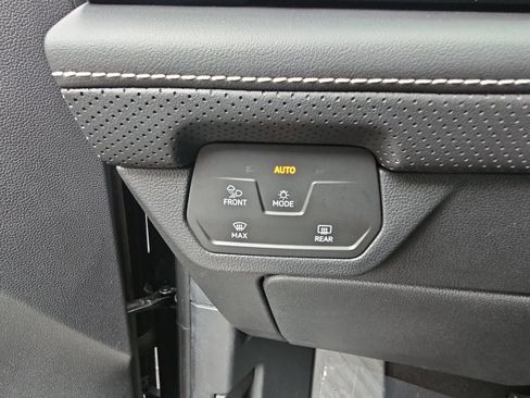 Certified 2024 Volkswagen Atlas SE FWD image 27