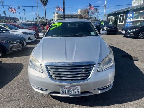 Used 2011 Chrysler 200 Touring image 3