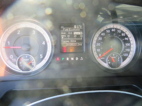 Used 2018 RAM 3500 Tradesman w/ Chrome Appearance Group image 12