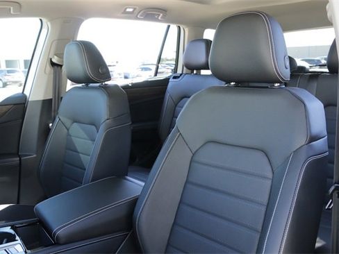 New 2026 Volkswagen Atlas SEL image 10