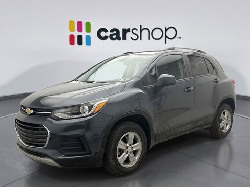 Used 2022 Chevrolet Trax LT w/ LT Convenience Package image 1