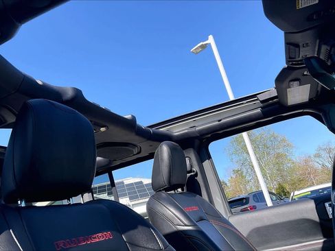 Used 2019 Jeep Wrangler Unlimited Rubicon AWD/4WD image 12