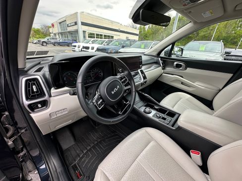 Used 2023 Kia Sorento EX AWD/4WD image 26