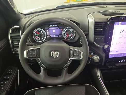 Used 2025 RAM 1500 Laramie AWD/4WD image 15