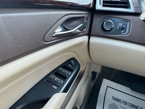 Used 2014 Cadillac SRX Luxury image 21