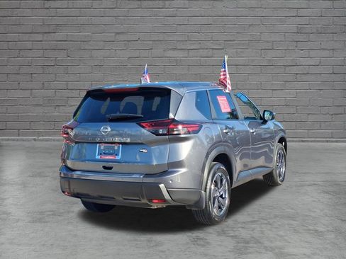 Used 2026 Nissan Rogue SV FWD image 12