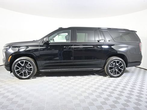 New 2026 Chevrolet Suburban RST w/ Comfort Package AWD/4WD image 2