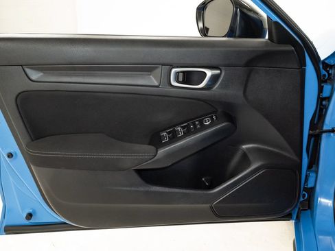 Used 2023 Honda Civic Sport image 9